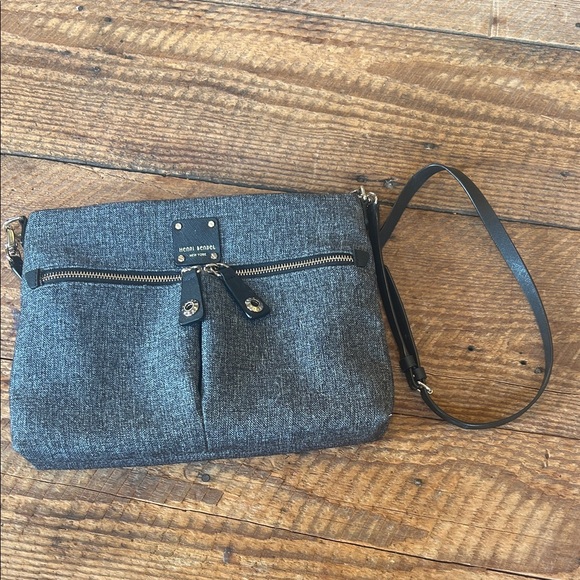 henri bendel Handbags - Henri Bendel Jetsetter crossbody bag